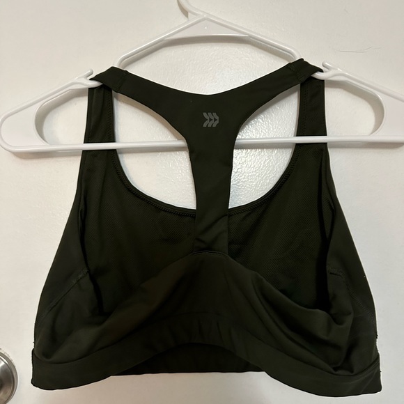 All Motion Sports Bra - Picture 2 of 4